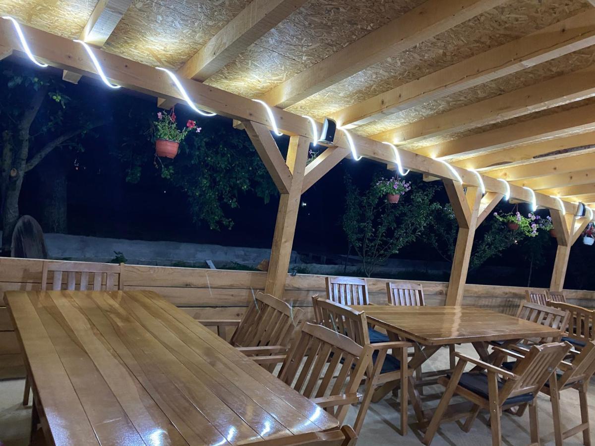 Vuthaj The Blue Eye B&B 외부 사진