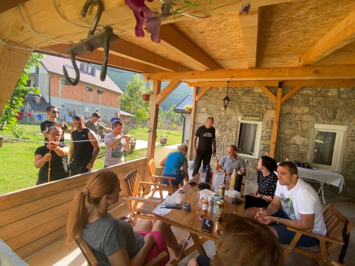 Vuthaj The Blue Eye B&B 외부 사진