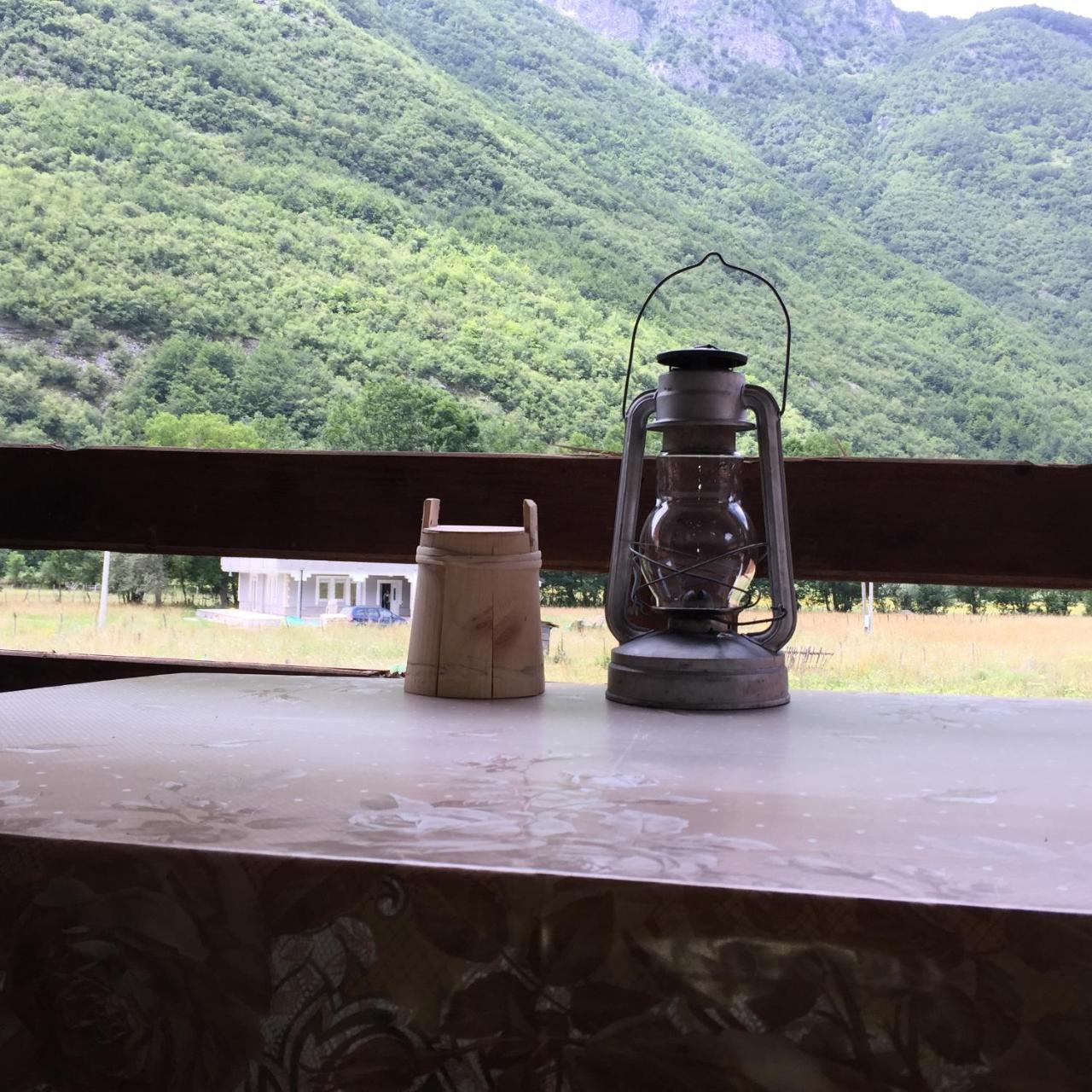 Vuthaj The Blue Eye B&B 외부 사진
